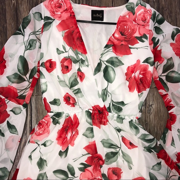 Bell Sleeve Rose Print Romper - Picture 3 of 8